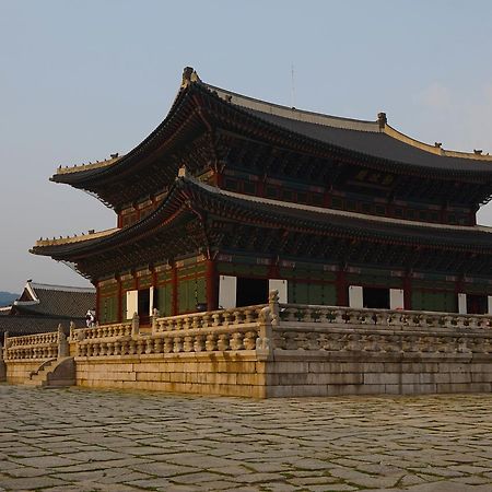 Socuri Home Guesthouse Seoul Bagian luar foto